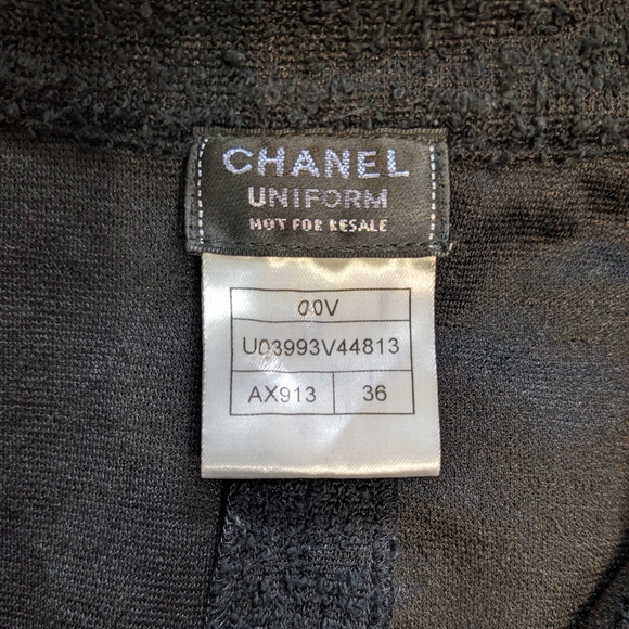 CHANEL Uniform Classic Bouclé Button-front Collared 3/4 Sleeve Top | Black - Picture 3 of 14